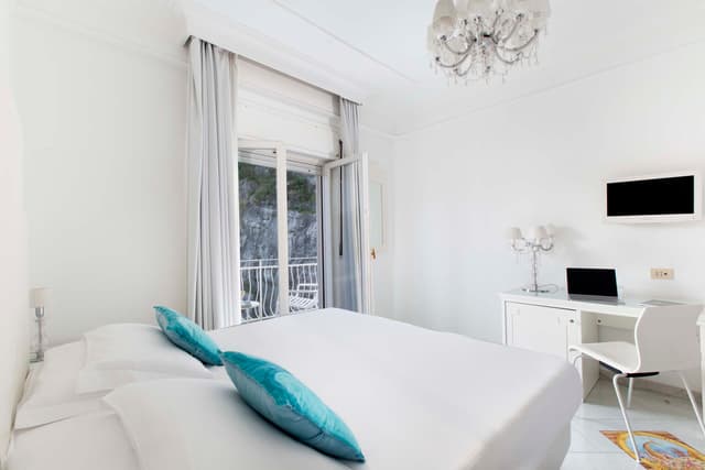 GRECALE - Double Room with Balcony and Side Sea View