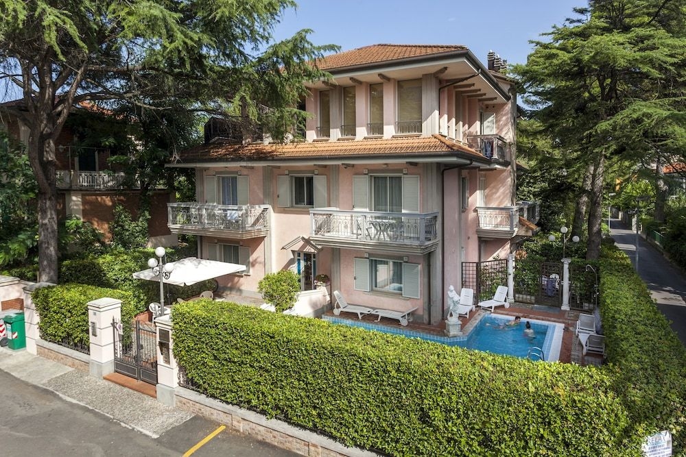 Villa Lidia2
