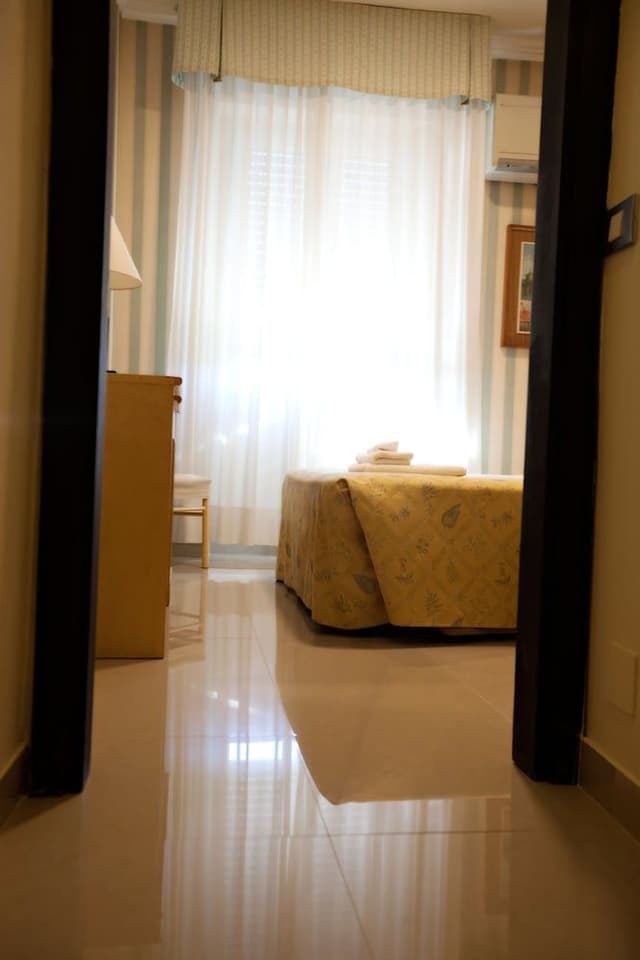 Comfort Single Room