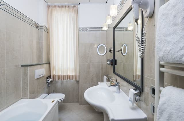 Junior Suite, 1 King Bed, Jetted Tub