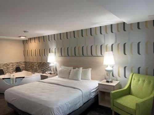 1 King Bed,Non Smoking, Not Pet friendly