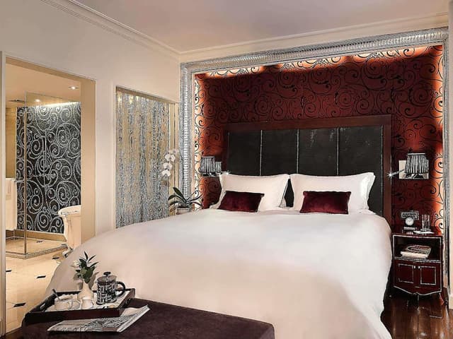 Opera Wing, Prestige Suite with Club Privileges and Benefits, King Bed