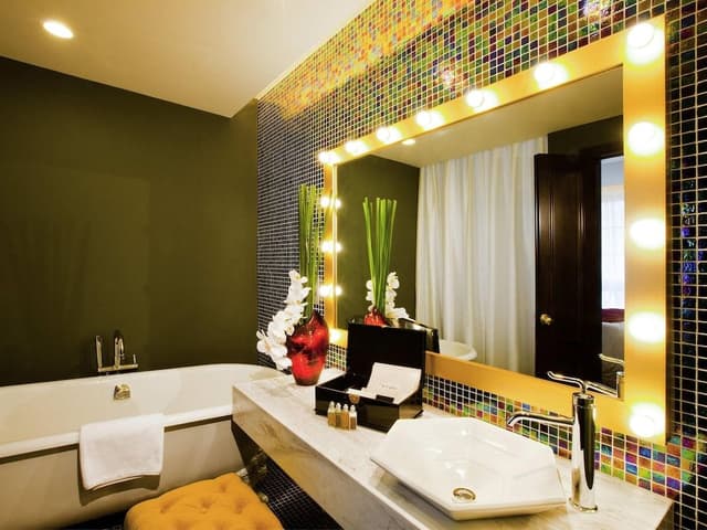 Suite, 1 King Bed