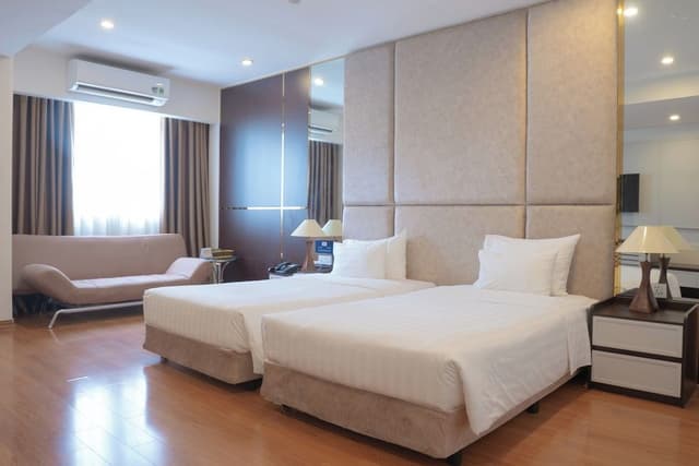 Deluxe Twin Room (with Window)