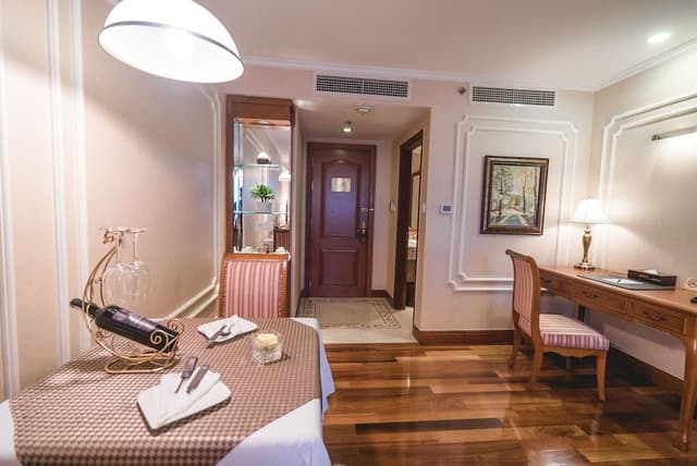 Luxury Suite King