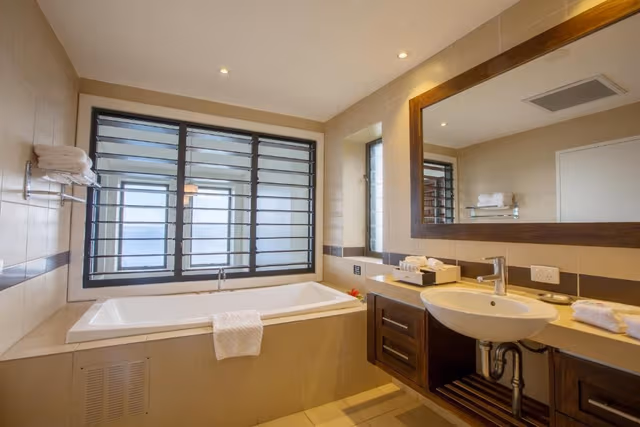 Deluxe Ocean View Penthouse Suite