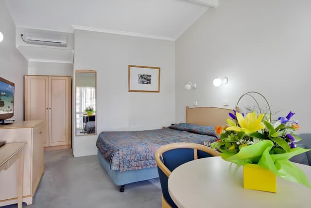 Standard Queen Room