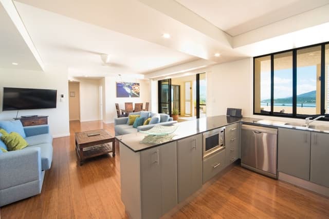 2 Bedroom Deluxe Seaview Jacuzzi