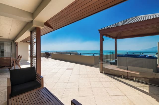 Superior Penthouse, 2 Bedrooms, Ocean View