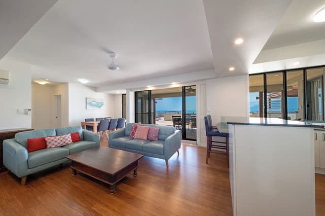 Superior Penthouse, 2 Bedrooms, Ocean View