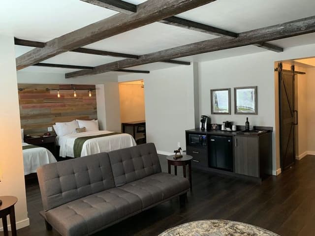 Elite Suite, Multiple Beds