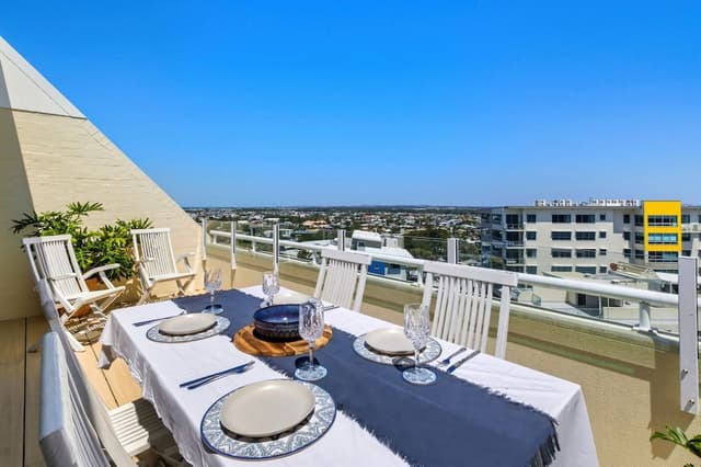 3 Bedroom Split Level Superior Ocean View