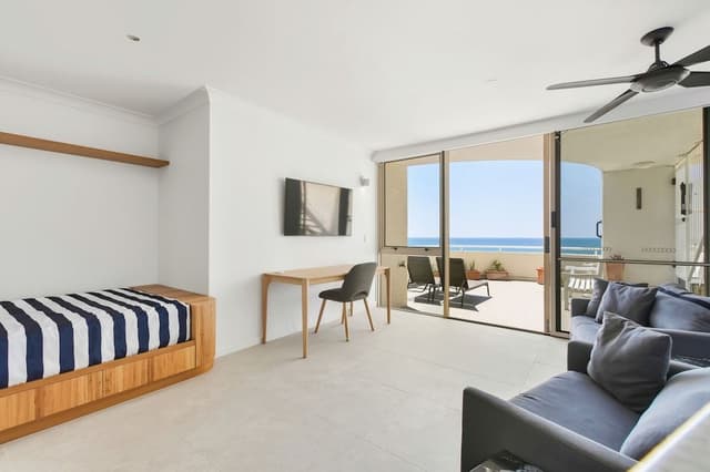 3 Bedroom Split Level Superior Ocean View