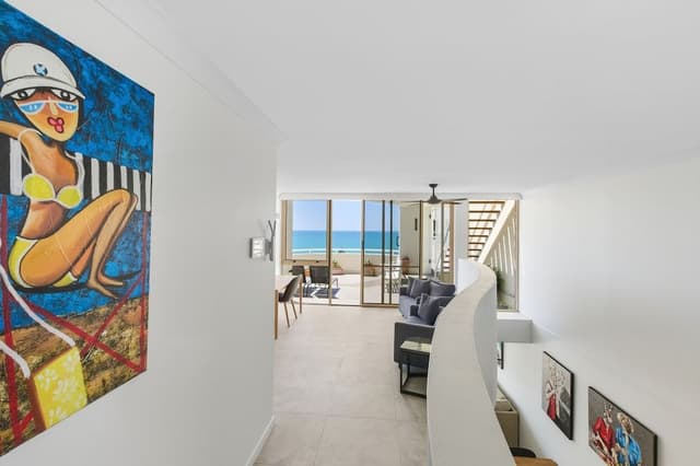 3 Bedroom Split Level Superior Ocean View