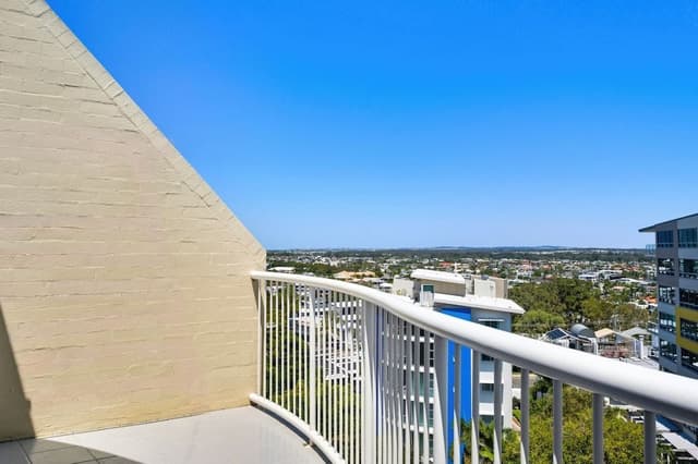 3 Bedroom Split Level Superior Ocean View