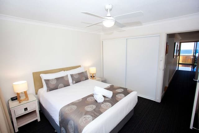 Three Bedroom Rooftop Spa Apartment