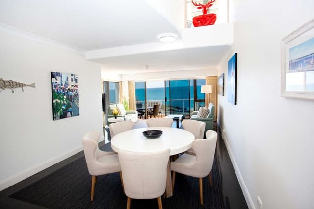 Three Bedroom Rooftop Spa Apartment