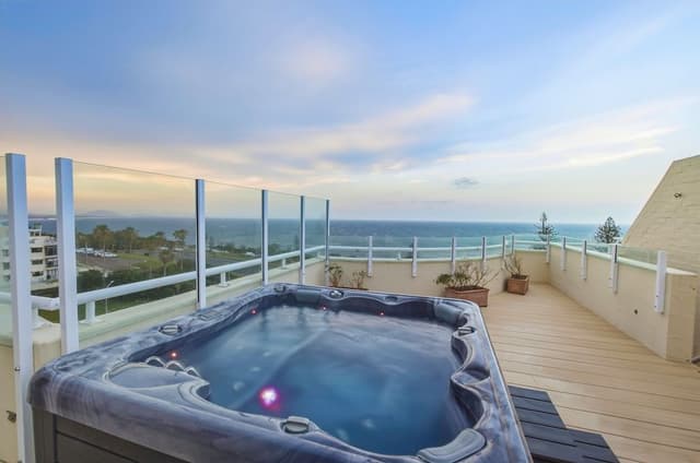 3 Bedroom Split Level Superior Ocean View