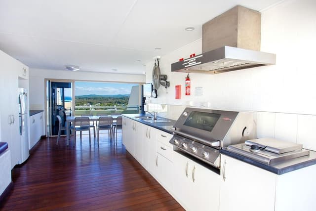 Three Bedroom Rooftop Spa Apartment