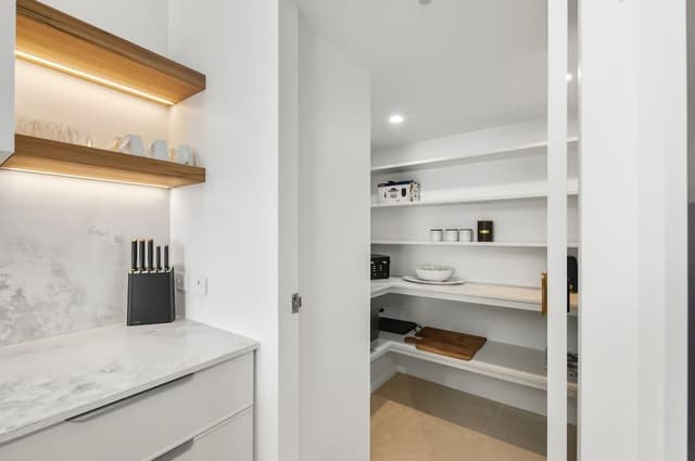 3 Bedroom Split Level Superior Ocean View