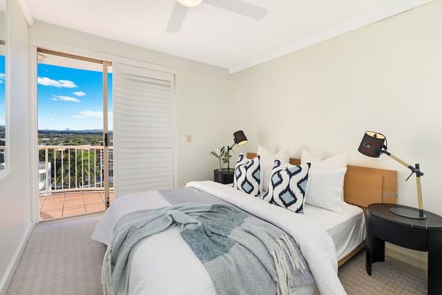 Three Bedroom Rooftop Spa Apartment