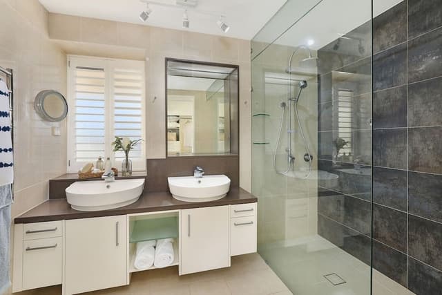 Three Bedroom Rooftop Spa Apartment