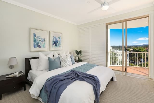 Three Bedroom Rooftop Spa Apartment