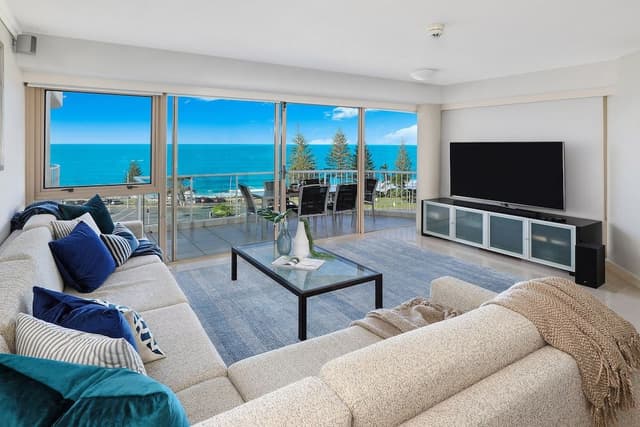 Three Bedroom Rooftop Spa Apartment