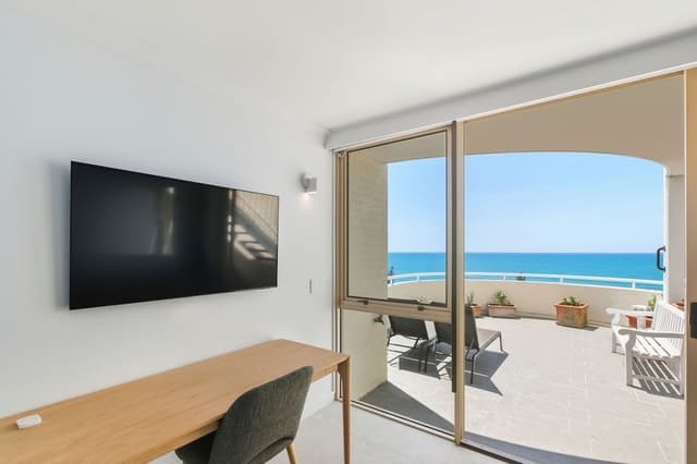 3 Bedroom Split Level Superior Ocean View