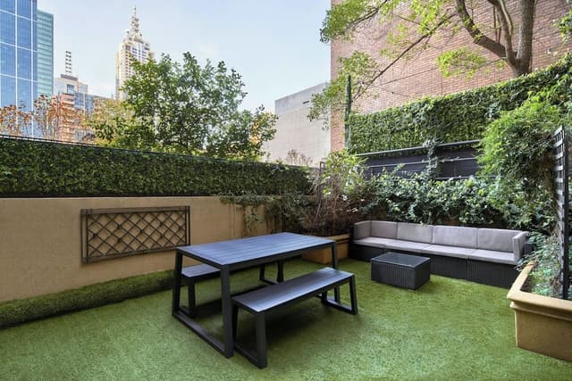 Premier Room, 1 Queen Bed, Courtyard View
