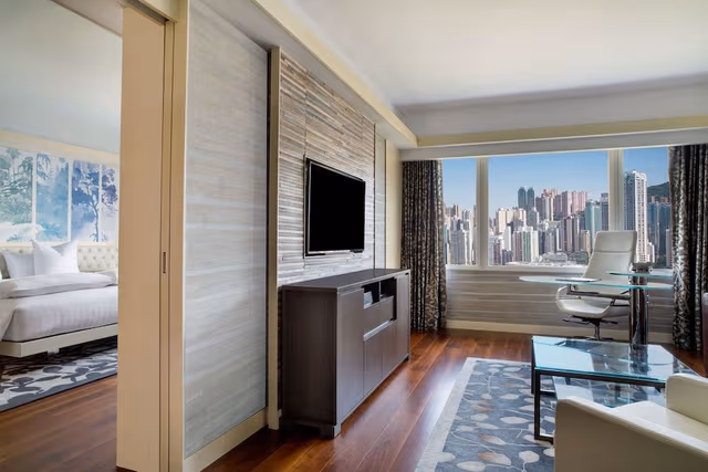 Executive Suite, 1 King Bed (Prk Ln, Exec lounge acc, Panoramic vw)