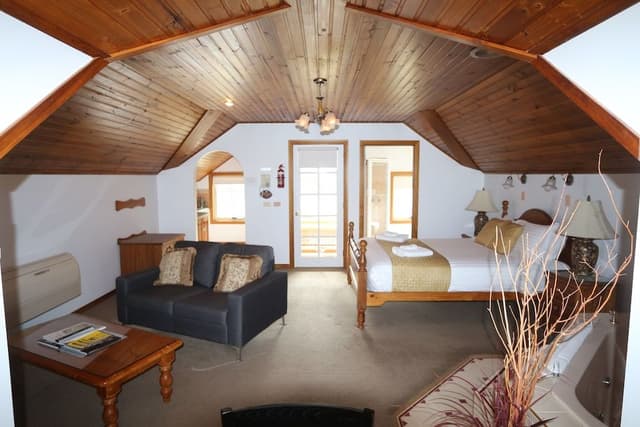 Sherbourne Spa Suite