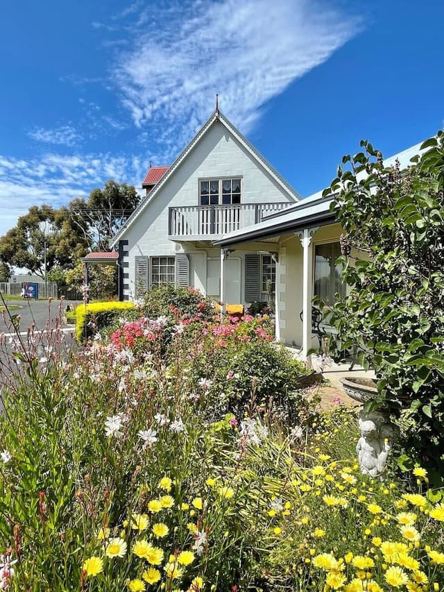 Luxury Cottage, 2 Bedrooms (Dove)