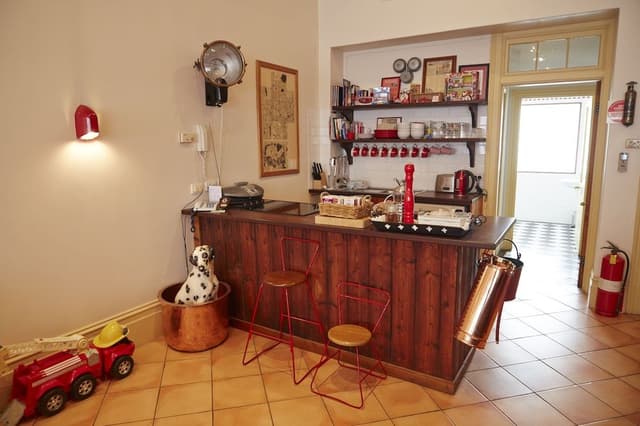 Exclusive Suite, Jetted Tub (Fire Engine)