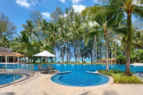 เอาท์ริกเกอร์ เขาหลัก บีช รีสอร์ต (Outrigger Khao Lak Beach Resort)0