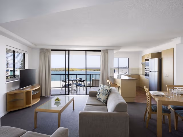 Room, 3 Bedrooms (Water View)