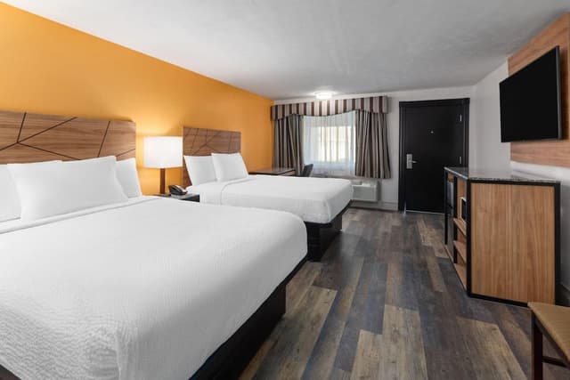 Room, 2 Queen Beds, Non Smoking