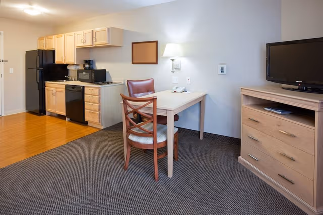 Studio Suite, 1 Queen Bed, Accessible (Mobility, Bathtub)