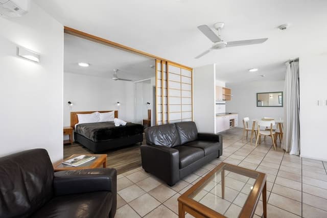 1 Bedroom Beachfront Apartment