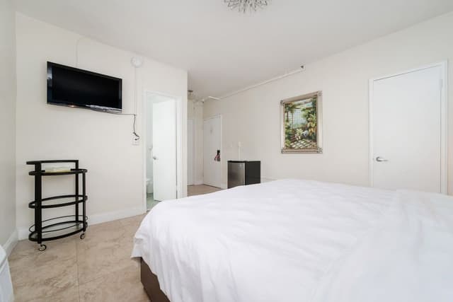 Standard Room, 1 King Bed, Private Bathroom (Self check-in)