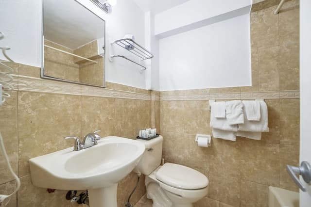 Deluxe Room, 1 Queen Bed, Private Bathroom (Self check-in)