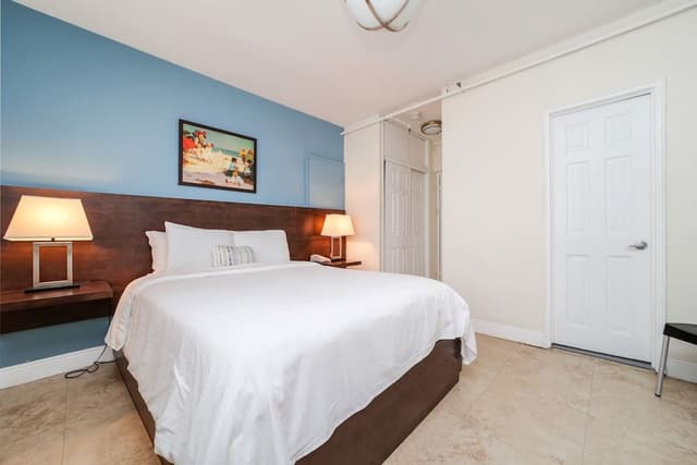 Standard Room, 1 Queen Bed, Private Bathroom (Self check-in)