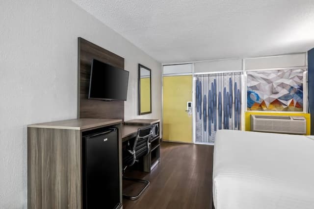 Standard Room, 1 King Bed, Non Smoking