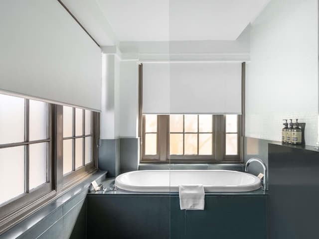 Peppers Queen with Bath