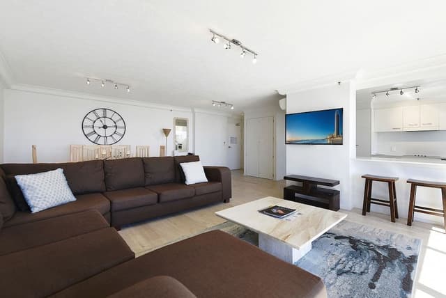 Deluxe Two Bedroom Ocean View Apartment