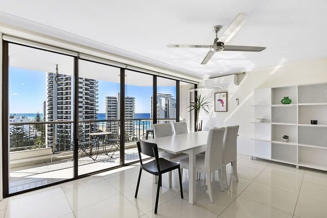 Deluxe Two Bedroom Ocean View Apartment
