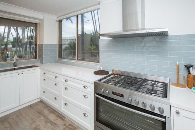 Superior 3 Bedroom Apartment