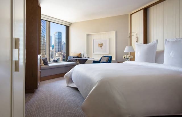 Superior City Accessible Queen Room