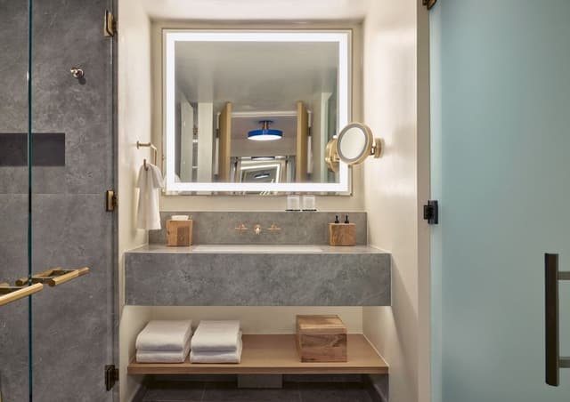 Luxury Room, 1 King Bed