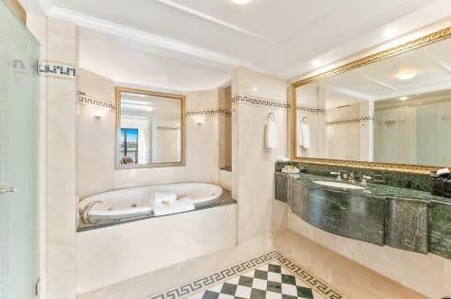 Lagoon Suite
